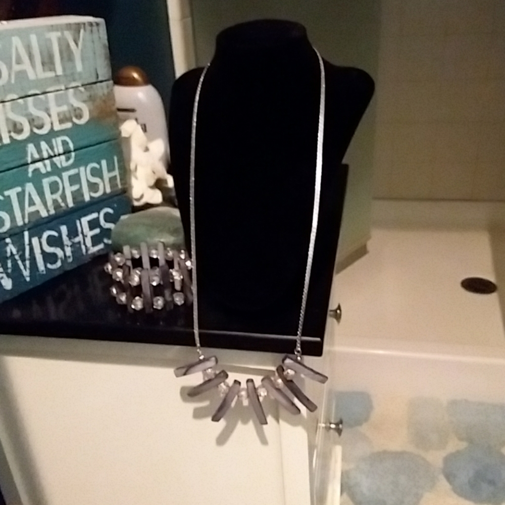 Necklace and bracelet set